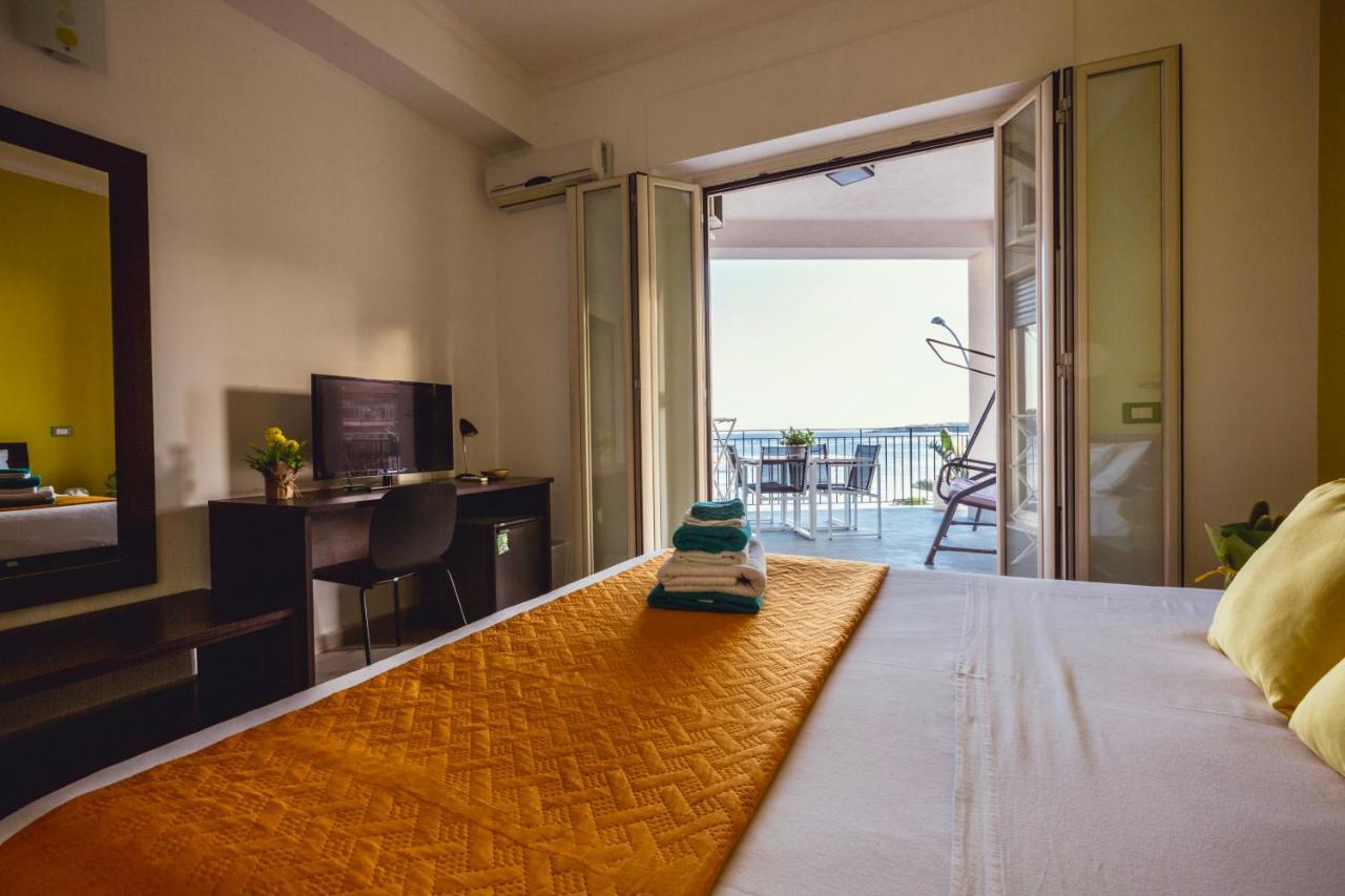 Oasis Bed & Breakfast Aci Castello Exterior photo