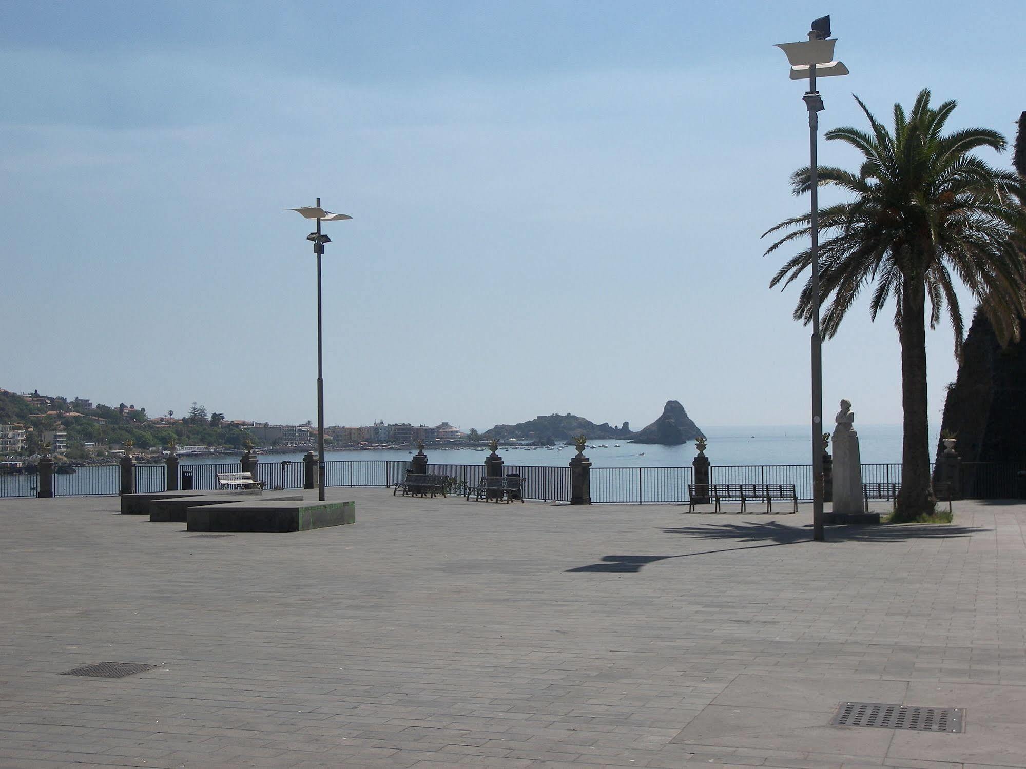 Oasis Bed & Breakfast Aci Castello Exterior photo